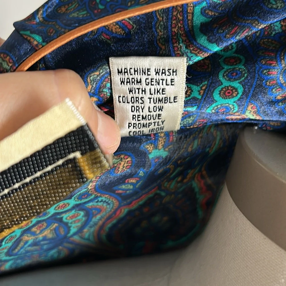 VTG Number 1 London Unisex Satin Elegant Blue Paisley Robe Large X- Large belted - Picture 13 of 14